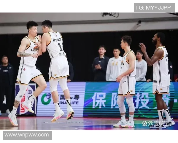 马布里宣布重返CBA改写历史，领衔新球队冲击总冠军